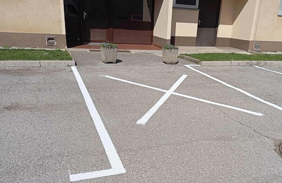 barvanje-parkirisc.jpg