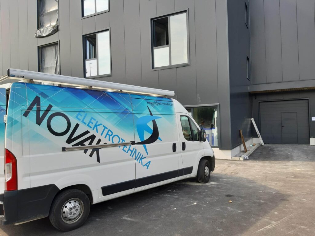 elektrotehnika-novak-elektro-storitve-elektricar-elektricne-napeljave-1-scaled-1.jpg