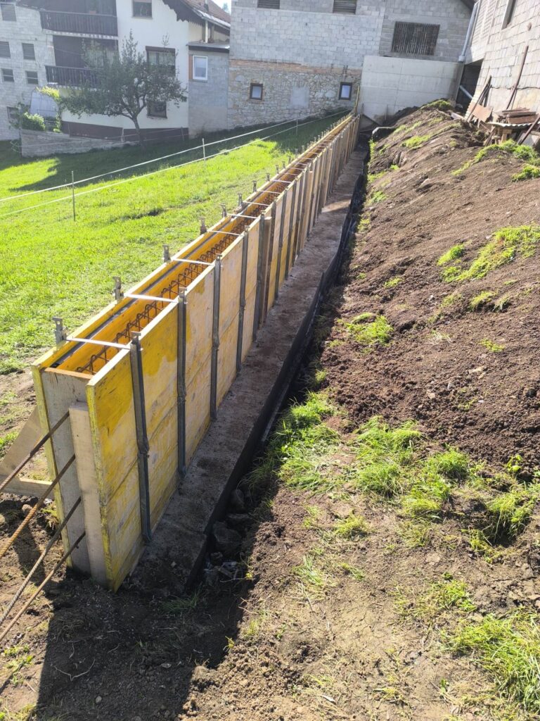 NAJDI GRADBENIKA – OPORNI ZIDOVI