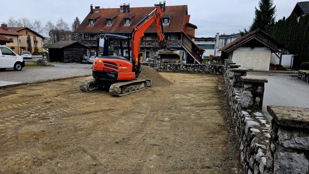 NAJDI GRADBENIKA UREJANJE OKOLICE