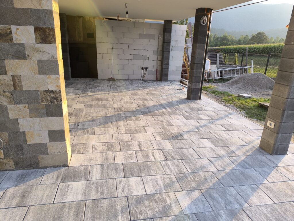 POLAGANJE-TLAKOV-NAJDI-GRADBENIKA